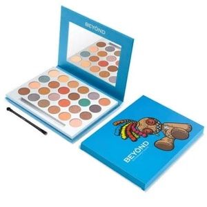 Beyond Eyeshadow Palette -24C
